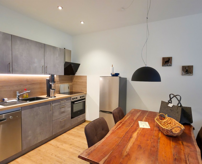 Die Küche unserer Ferienwohnung "Manndl" im Ferienhaus Wetterstein im wunderschönen Grainau direkt an der Zugspitze